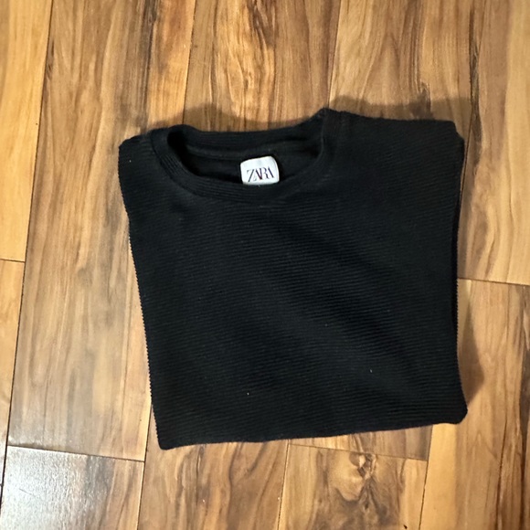 Zara Textured T-Shirt - Picture 2 of 4